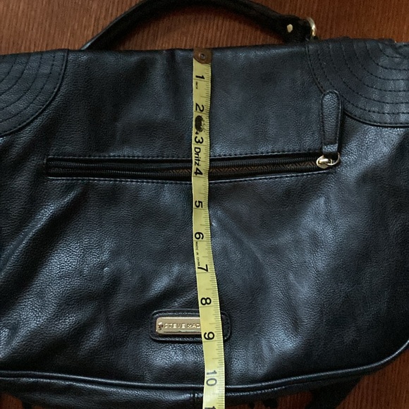 STEVE MADDEN leather black bag, fringe. Adjustable and removable shoulder strap. - Picture 13 of 15